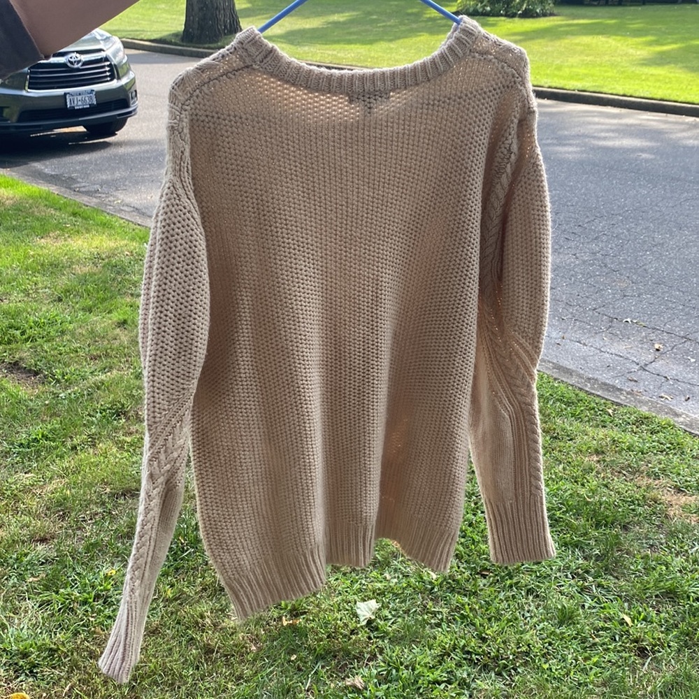Womans sweater - Picture 2 of 2